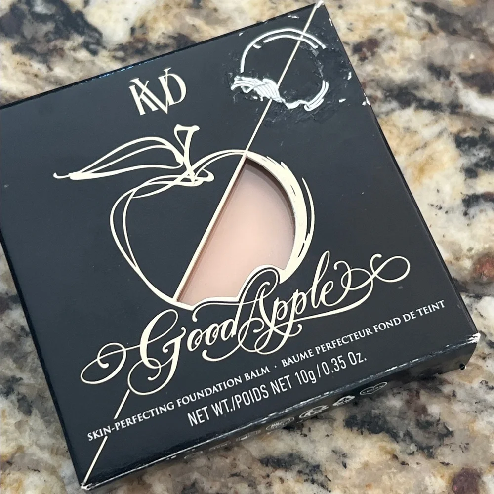 ⚡️💕KVD Light 004 Good Apple Skin-Perfecting Foundation Balm